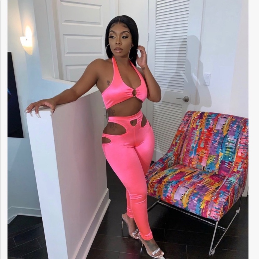 Outfit for Sell Size Large Fits like a Medium